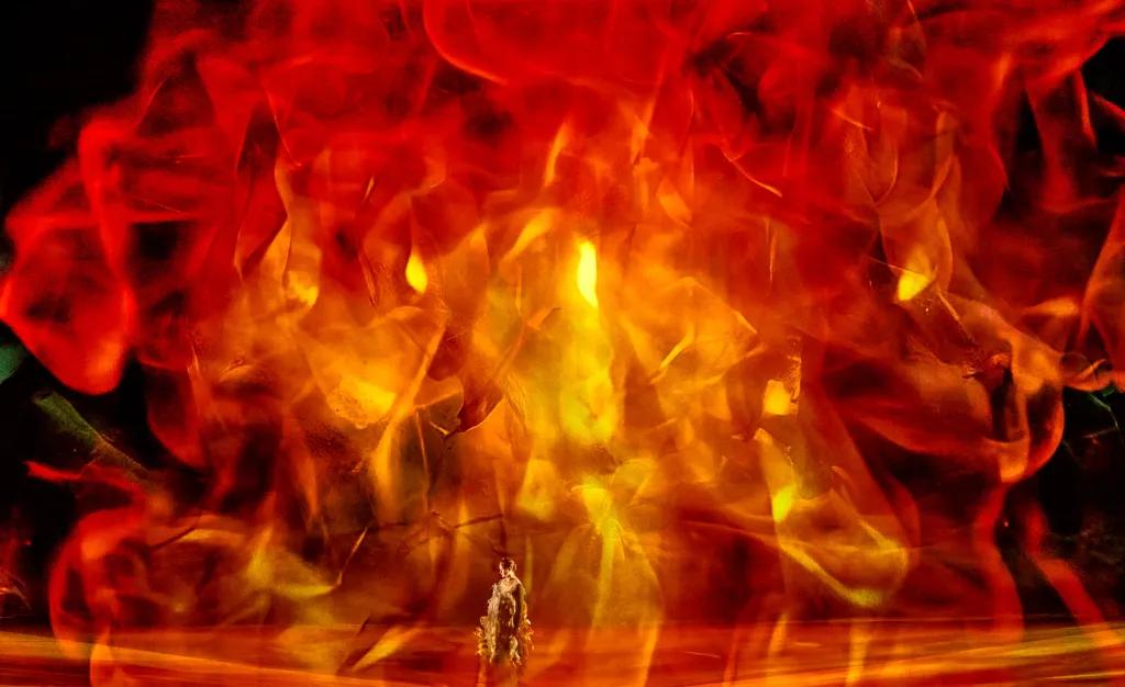 《女武神》彩排画面 摄影:恩里科·纳夫拉斯